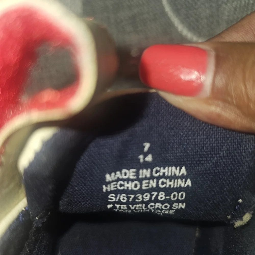 Old Navy, kids shoes size 7